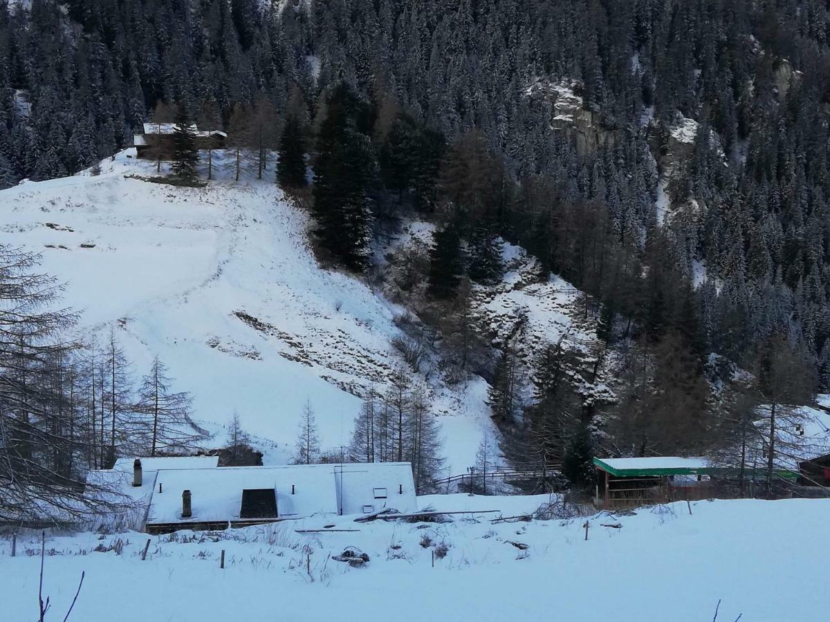 Apartamento Les Nis Bourg-Saint-Pierre Exterior foto