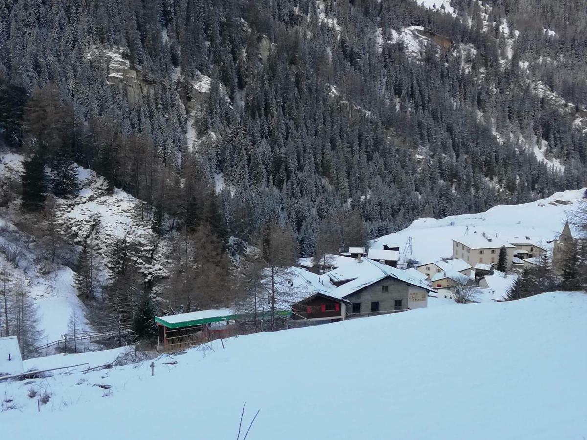 Apartamento Les Nis Bourg-Saint-Pierre Exterior foto